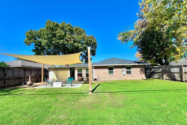 Building Photo - 4913 W 43rd St