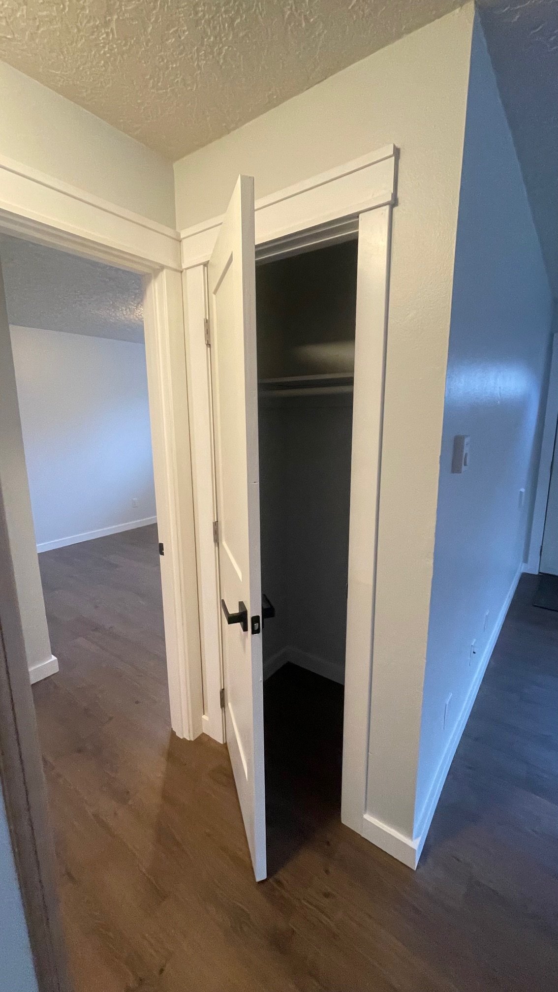 Building Photo - 8605 N Hurst Ave