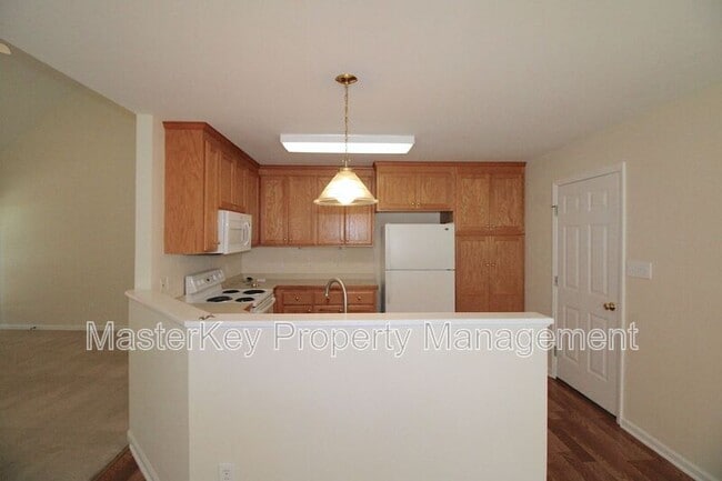 Building Photo - 701 Senter St