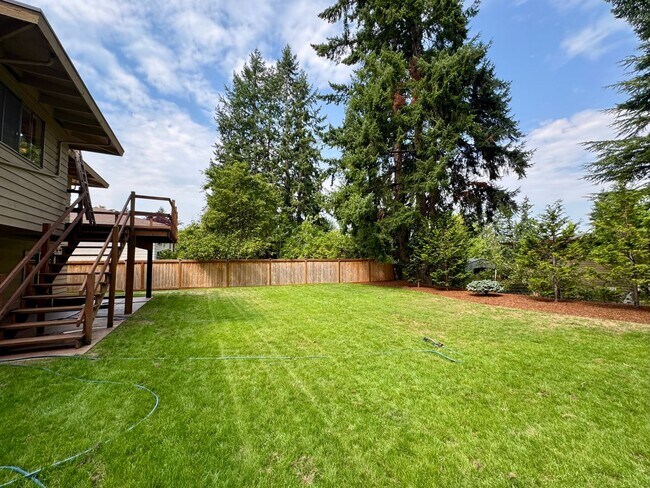 Building Photo - Bellevue Home
