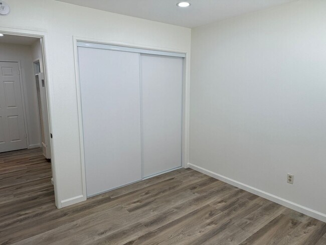 Building Photo - 4738 Elderwood Ct