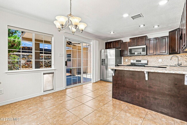 Building Photo - 6340 Modesta St