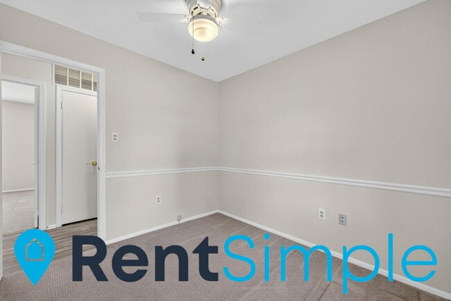 Building Photo - 12035 Stuart Ridge Dr