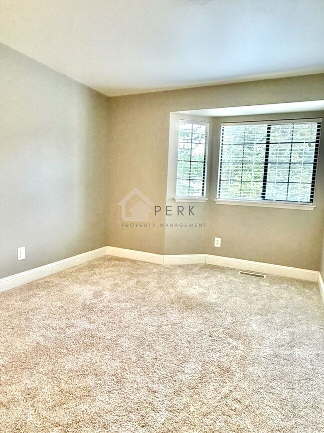 Building Photo - Beautifully Updated 3-Bedroom Home with A/C, Fenced Yard & Modern Finishes