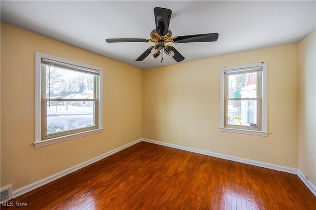 Building Photo - 23211 Fernwood Dr