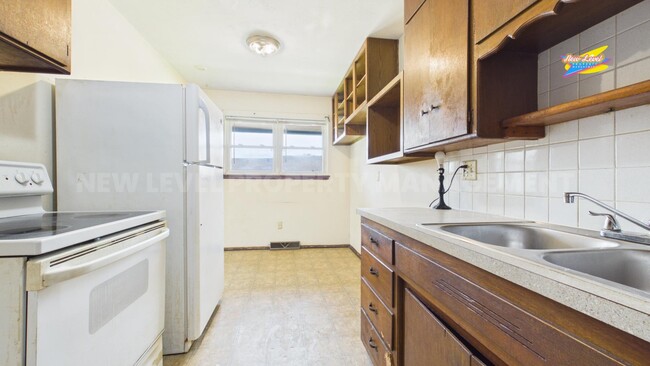 Building Photo - 2952 S Bunker Hl Dr