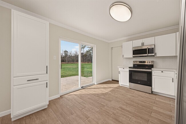 Building Photo - 25409 Pebble Dr