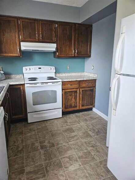 Kitchen - 939 Meadowlark Dr