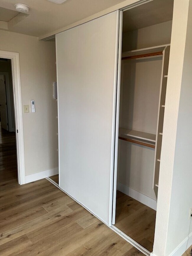 Building Photo - This Anderson Home is a Must See! Amazing Views of Lassen!