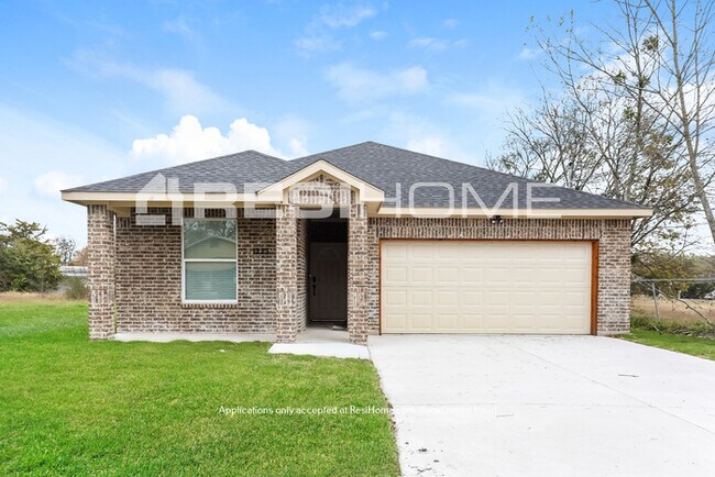 Primary Photo - HOME FOR RENT!