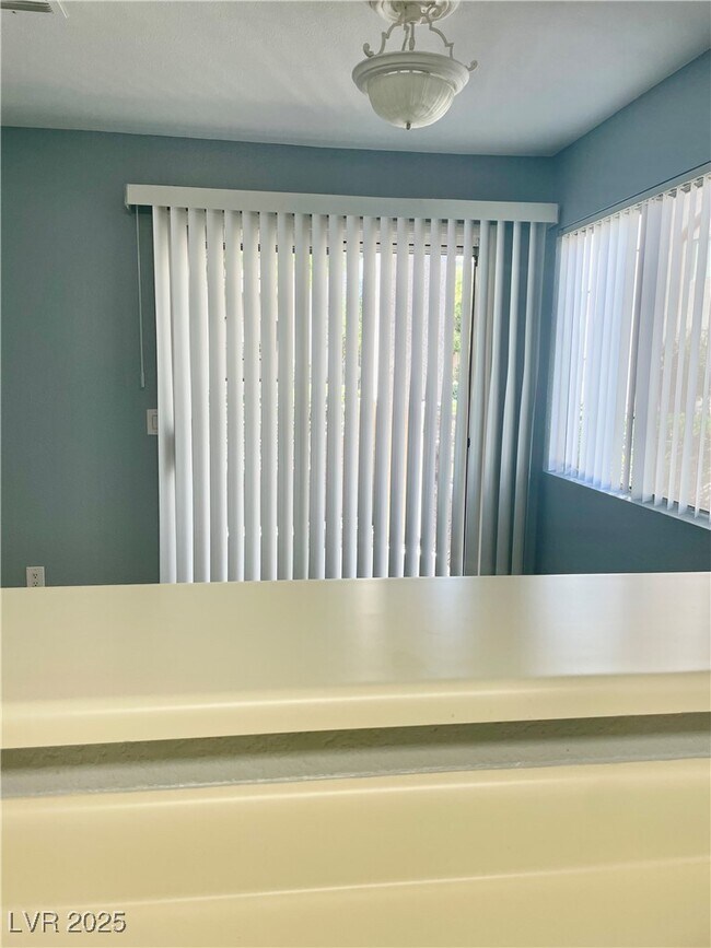 Building Photo - 6881 Tamarus St