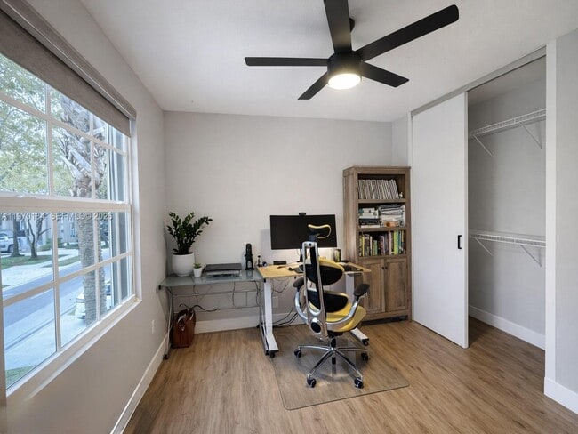 Building Photo - 10708 NW 12th Manor