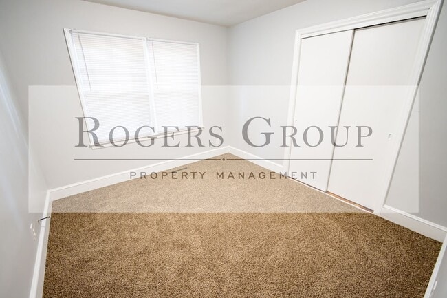 Building Photo - 815 Eastway Dr
