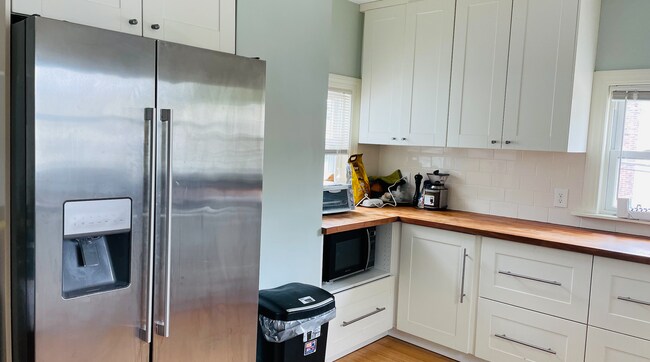 Open living/dining/kitchen - 207A River St