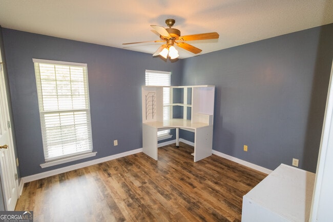 Building Photo - 1802 N Leah Ln