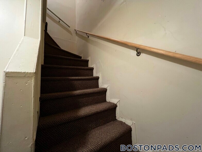 Building Photo - 6 Bickford Ave