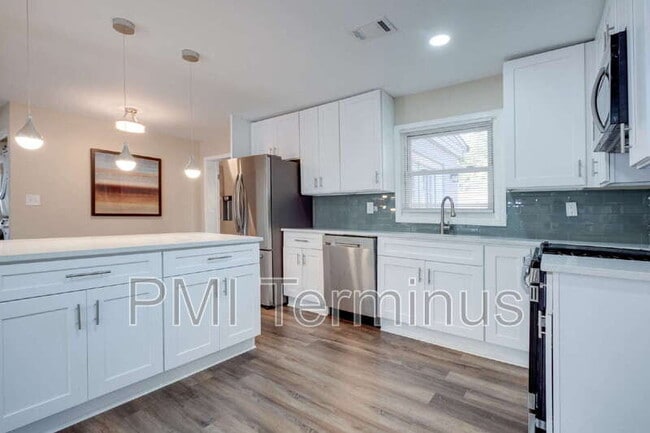 Building Photo - 3442 Longleaf Dr