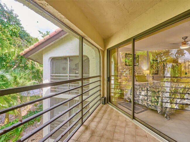 Building Photo - 10143 Mangrove Dr