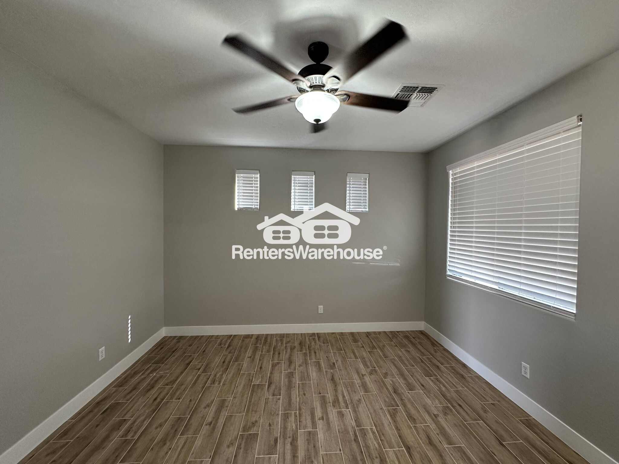 Building Photo - 10992 W Manzanita Dr