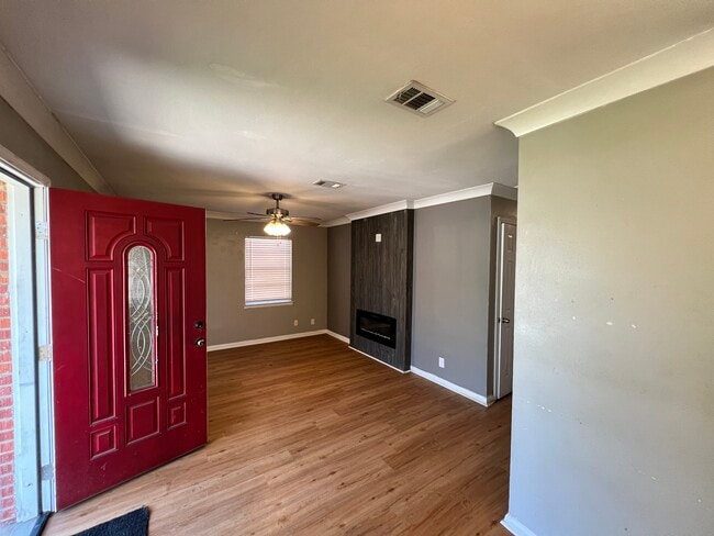 Building Photo - 317 Omega Ave