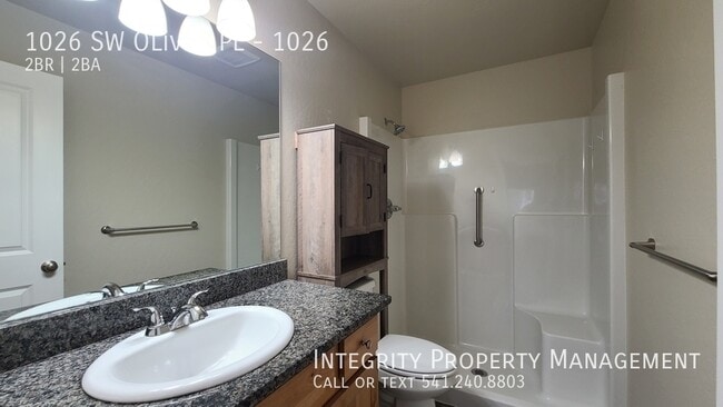 Building Photo - 1026 SW Oliver Pl
