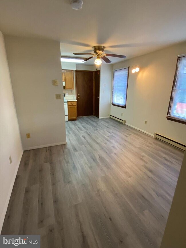 Building Photo - 1412 Fairmount Rd