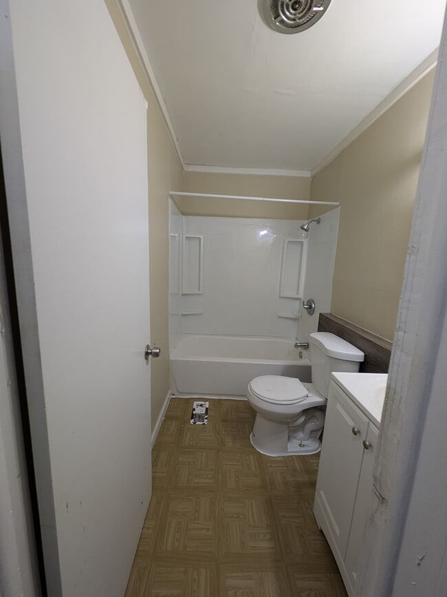 Building Photo - 3 bedrooms 2 bath Garden City