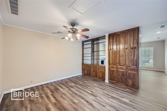 Building Photo - 3005 Saddlehead Dr
