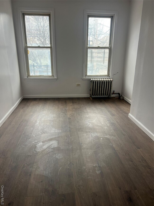 Building Photo - 635 Eagle Ave