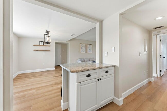 Building Photo - 2431 Heron Terrace