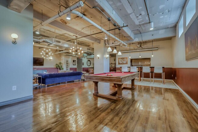 Building Photo - 500 S Ervay St