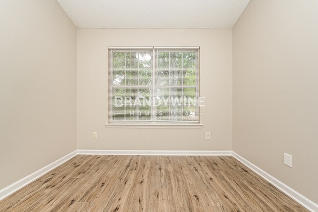 Building Photo - 283 Coral Cir