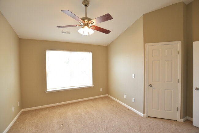 Building Photo - A Cozy 2bedroom Town home in Fort Mill