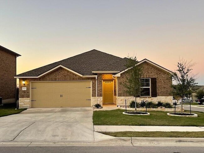 Building Photo - 1629 Dubiel Dr