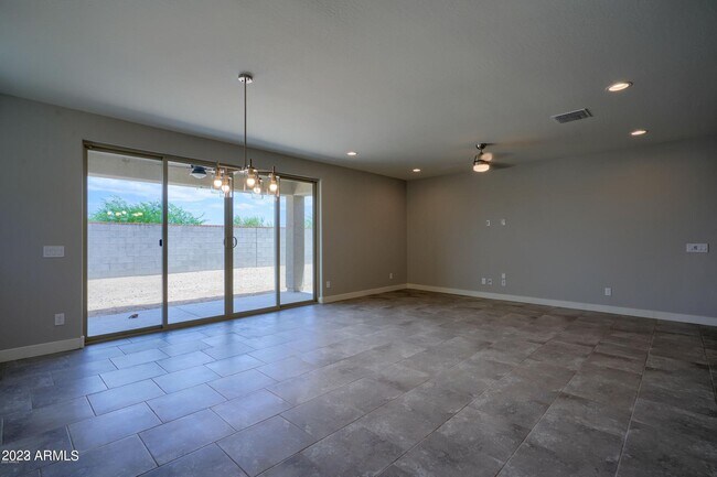 Building Photo - 5139 N 187th Ln