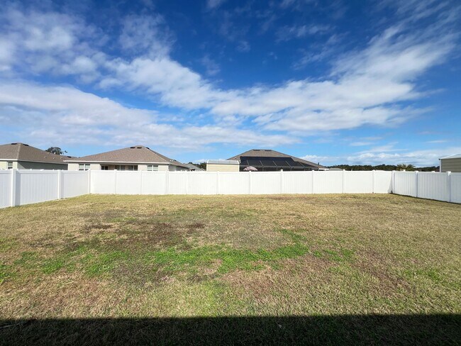 Building Photo - Modern 4-Bedroom Smart Home in Belleview – No HOA Application Required
