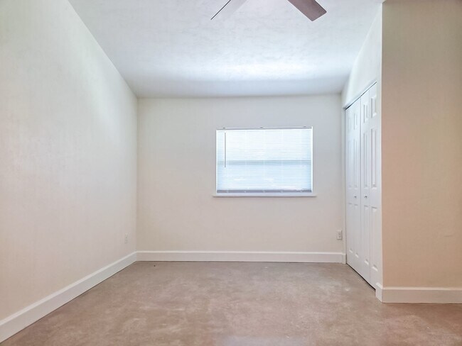 Building Photo - Beautiful 4/2 in Fairbanks Park
