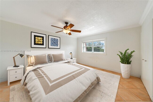 Building Photo - 8650 SW 67th Ave