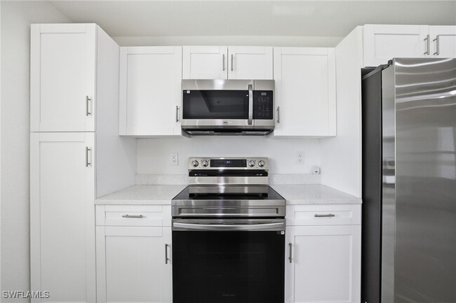 Building Photo - 416 Pinehurst Ave