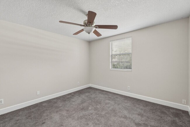 Building Photo - 1757 El Camino Rd