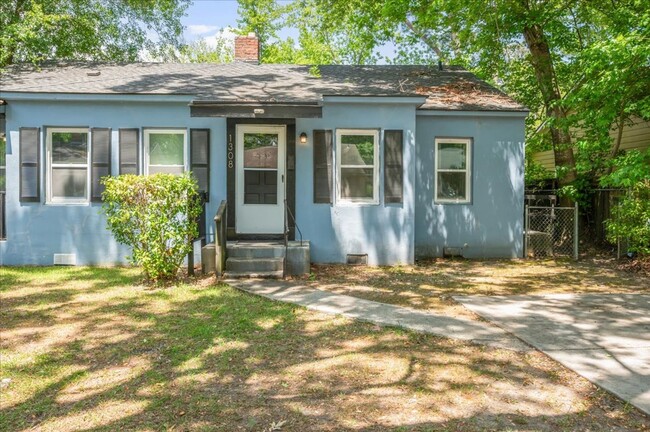 Primary Photo - Cozy Duplex Unit with Fully Fenced Back Yard