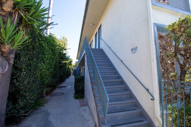 Building Photo - Grand View-4112