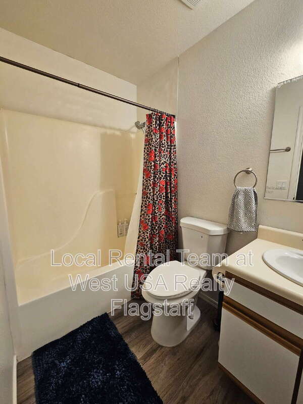 Building Photo - 6315 St Nicholas Cir