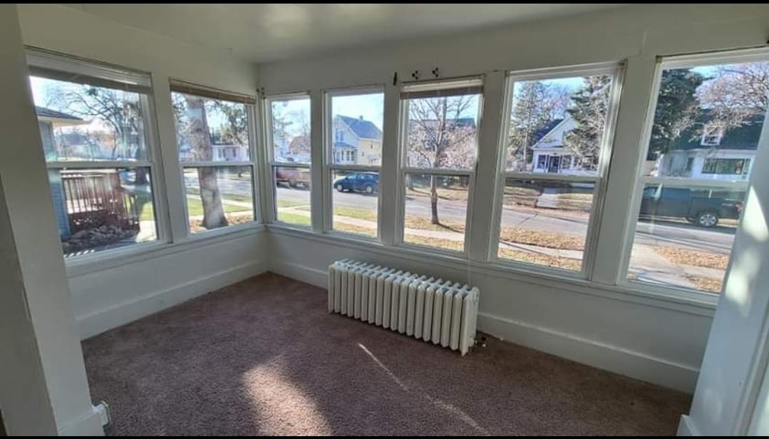 Building Photo - 819 11th St N