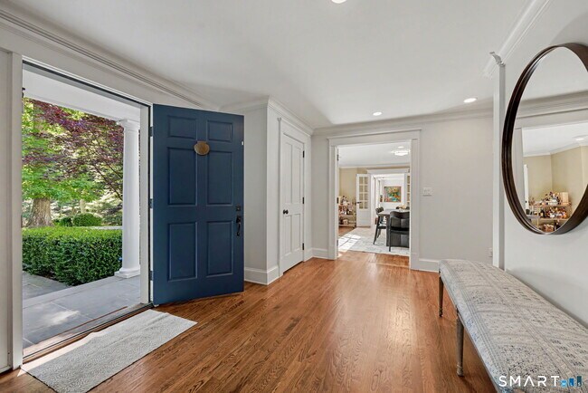 Building Photo - 51 Squires Ln