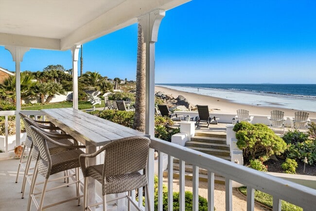 Building Photo - 867 Sand Point Rd