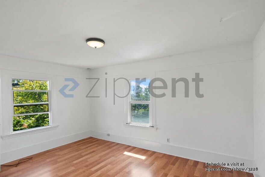 Building Photo - 928 60th St