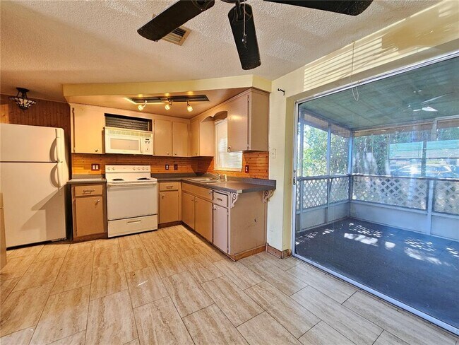 Building Photo - 3048 Coldwell Dr