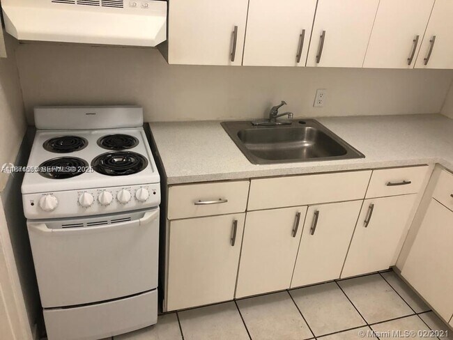 Building Photo - 1791 Marseille Dr