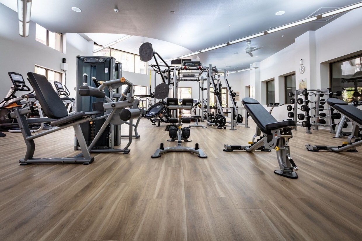 Triana Apartments Woodland Hills Ca Apartment Finder